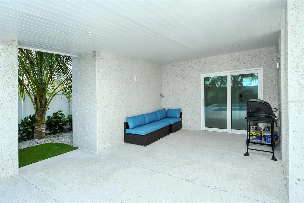 2406 Avenue C Bradenton Beach FL 34217