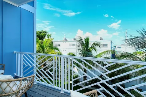 2406 Avenue C Bradenton Beach FL 34217