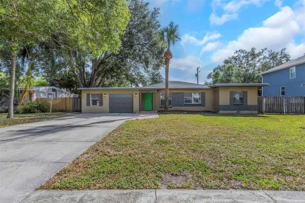 4622 W El Prado Boulevard Tampa FL 33629