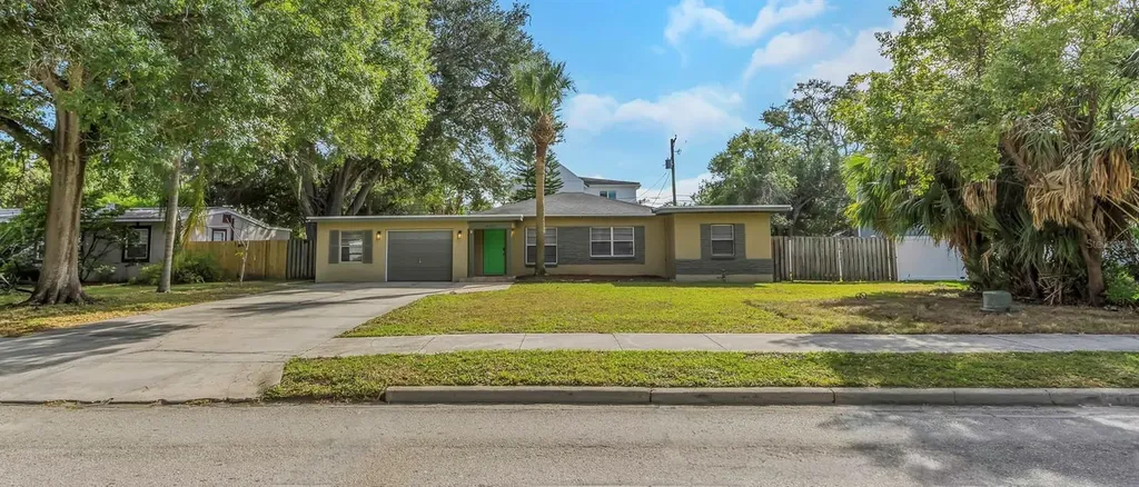 4622 W El Prado Boulevard Tampa FL 33629