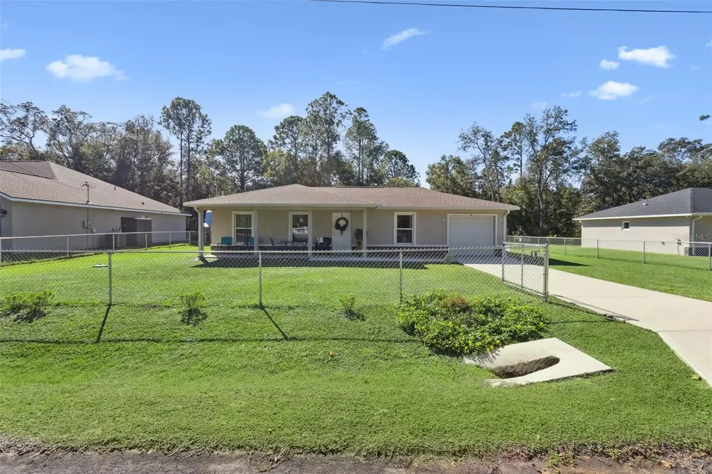 61 Guava Trail Ocklawaha FL 32179