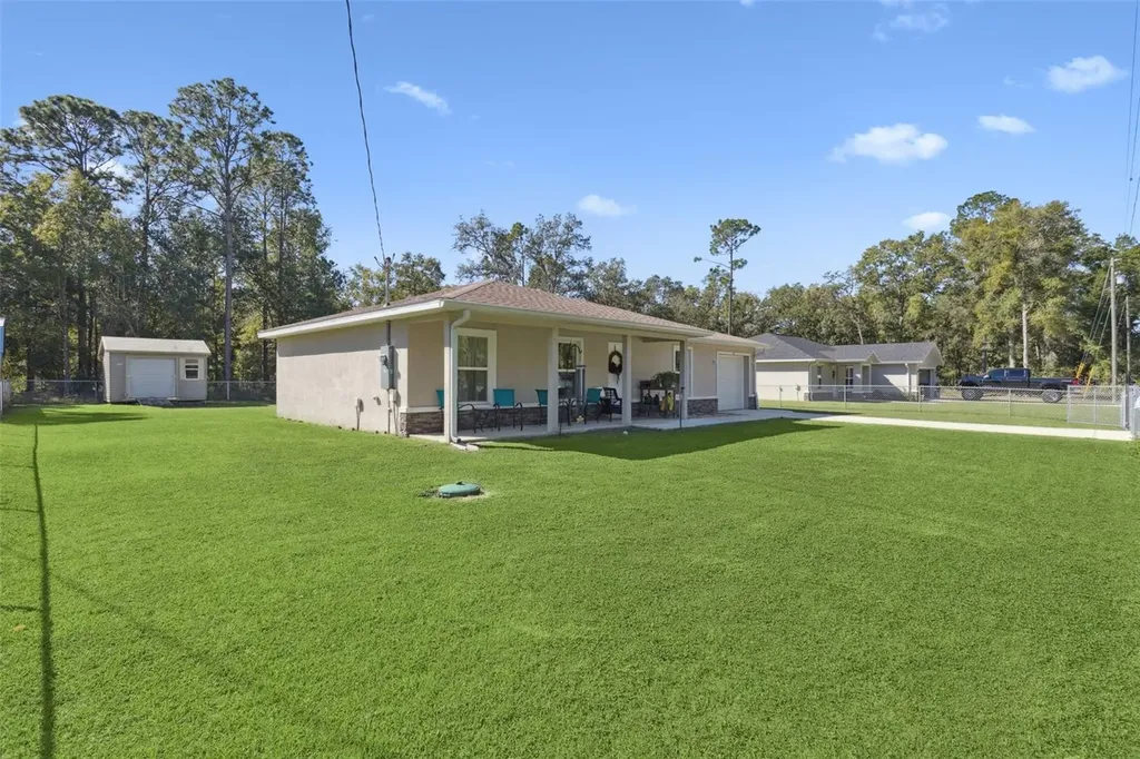 61 Guava Trail Ocklawaha FL 32179