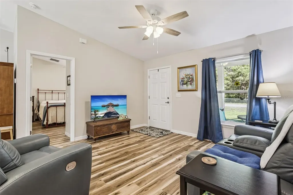 61 Guava Trail Ocklawaha FL 32179