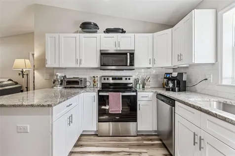 61 Guava Trail Ocklawaha FL 32179