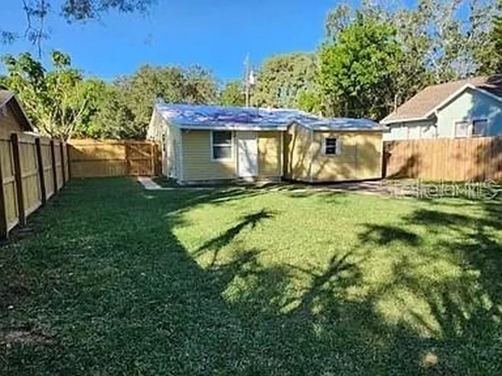 2011 11th Street W Bradenton FL 34205
