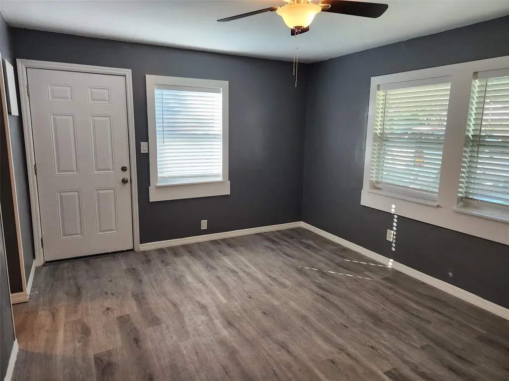 2011 11th Street W Bradenton FL 34205
