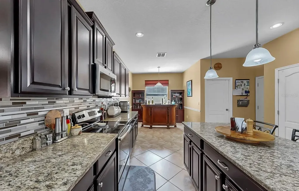 2434 Dakota Rock Drive Ruskin FL 33570