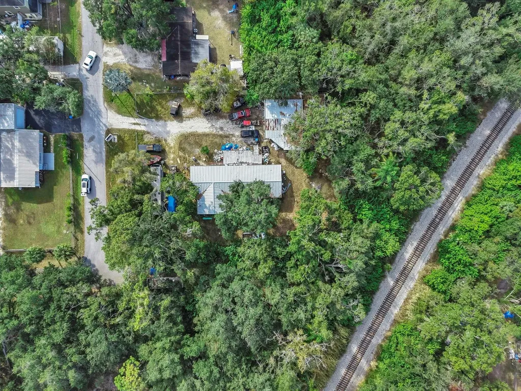 601 8th Court SE Ruskin FL 33570