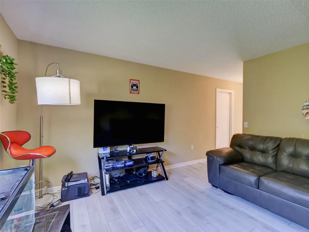 121 W Fiesta Key Loop Deland FL 32720