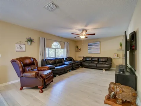 121 W Fiesta Key Loop Deland FL 32720