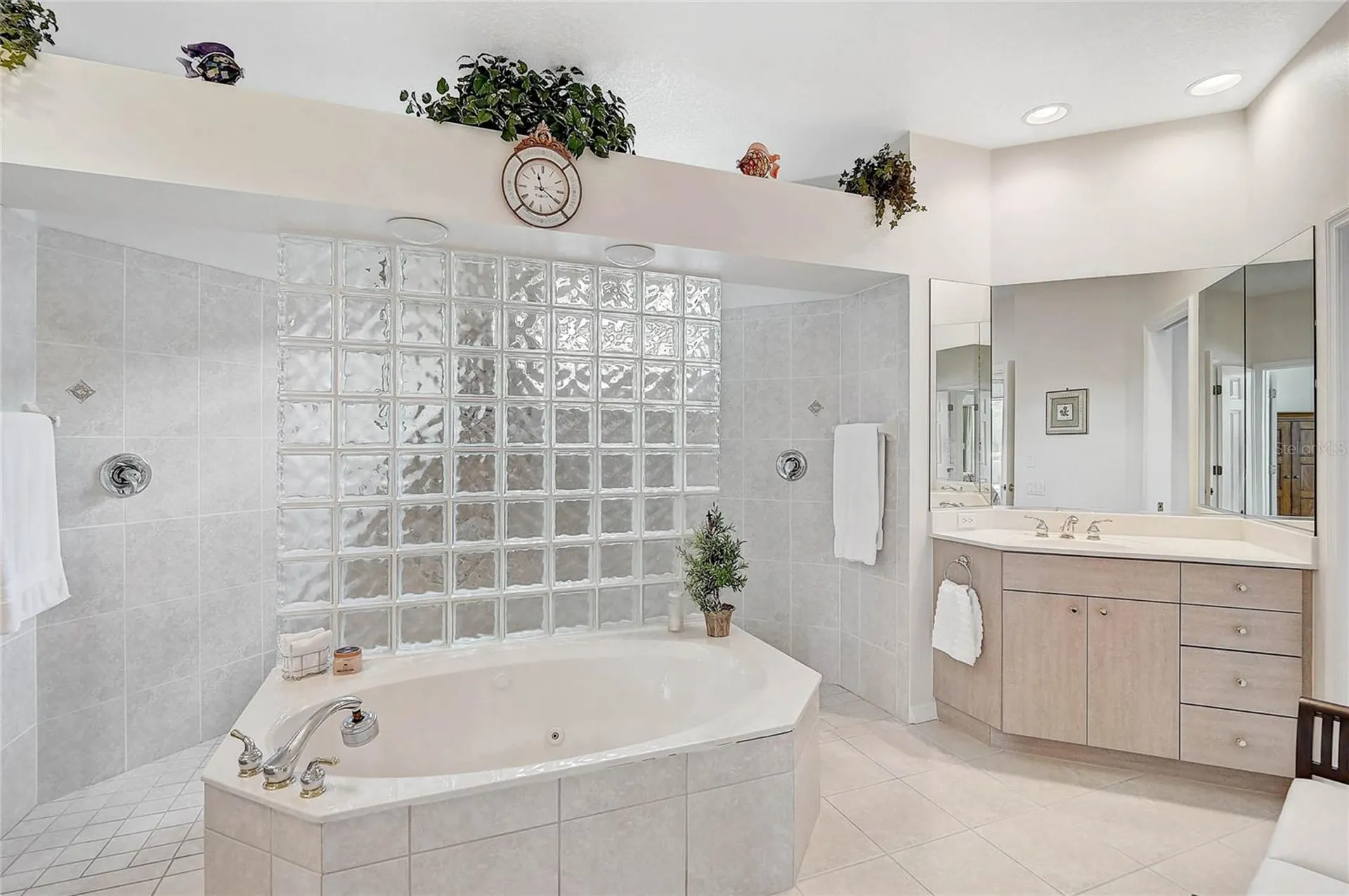 2111 Muskogee Trail Nokomis FL 34275