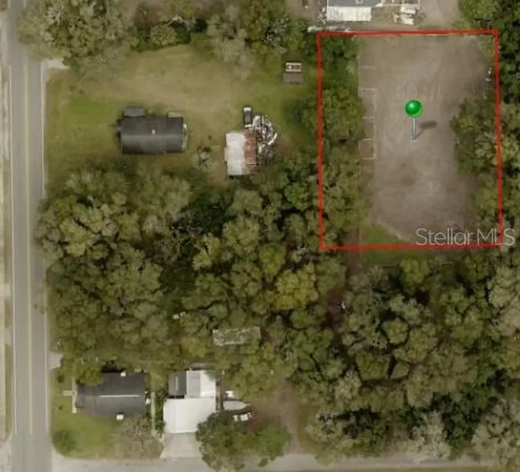 E Delaware Avenue Lake Helen FL 32744