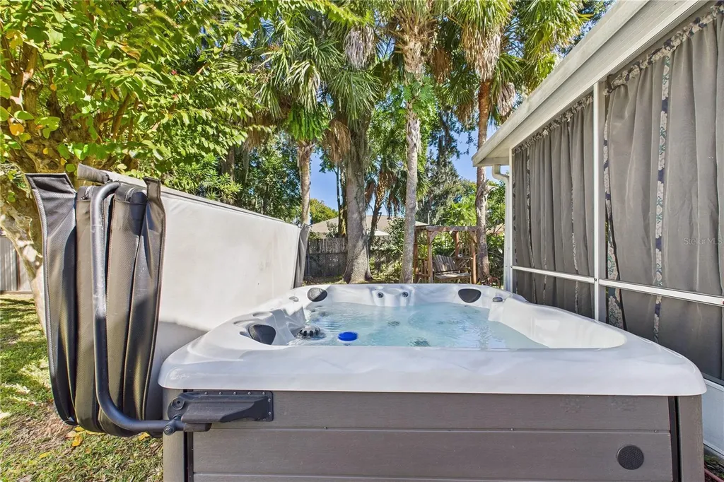 1031 Grand Hickory Circle Daytona Beach FL 32117