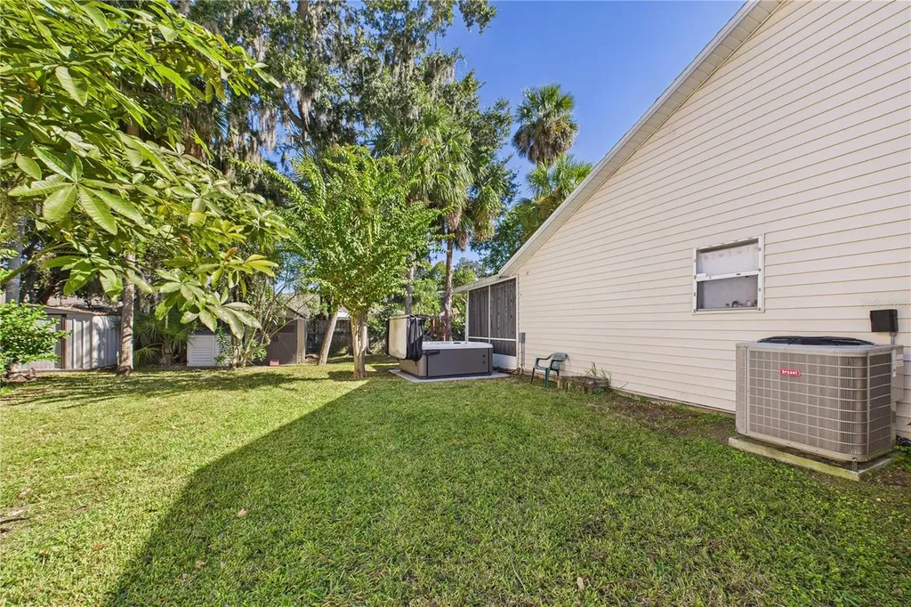 1031 Grand Hickory Circle Daytona Beach FL 32117