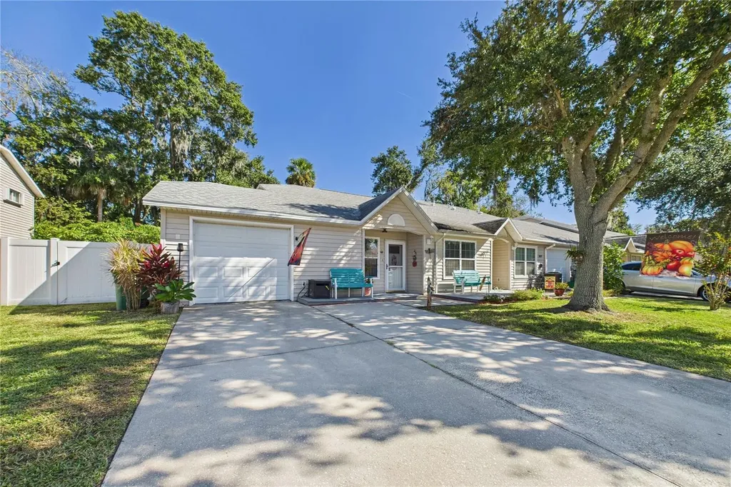 1031 Grand Hickory Circle Daytona Beach FL 32117