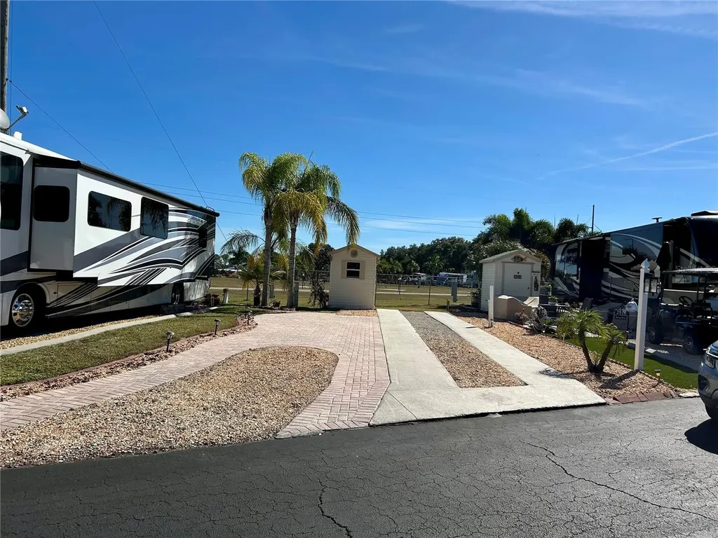 2920 Fairway Drive Bowling Green FL 33834
