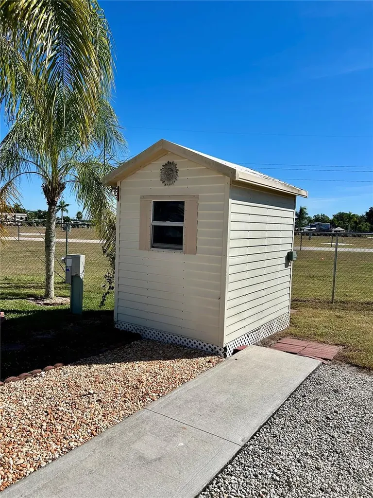 2920 Fairway Drive Bowling Green FL 33834