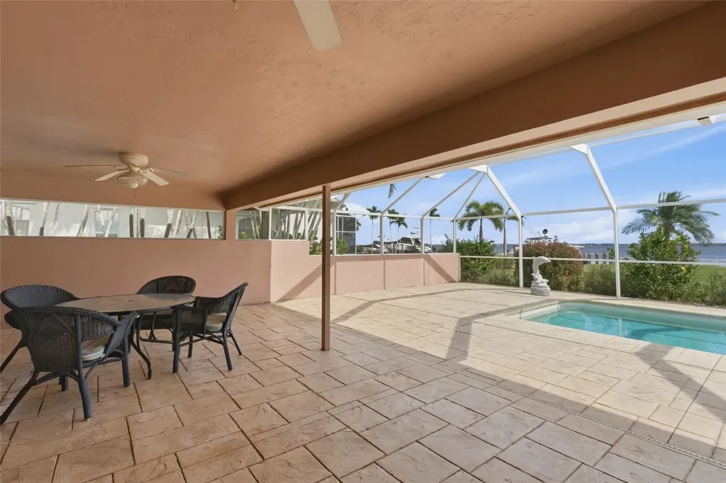 3527 SE 22nd Place Cape Coral FL 33904