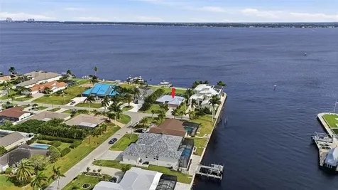 3527 SE 22nd Place Cape Coral FL 33904