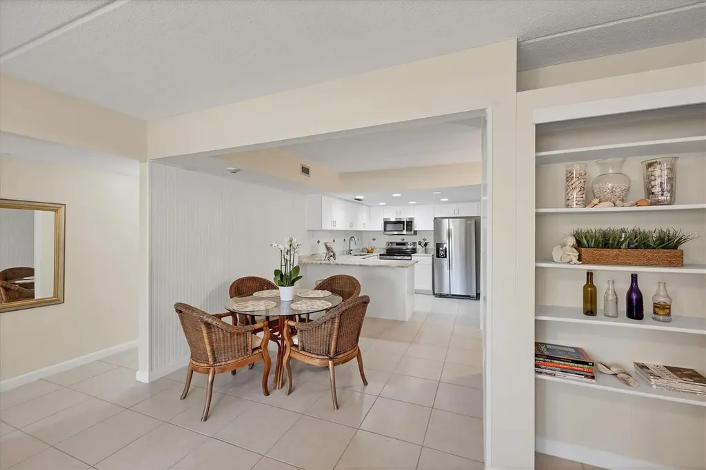 845 Benjamin Franklin Drive Sarasota FL 34236