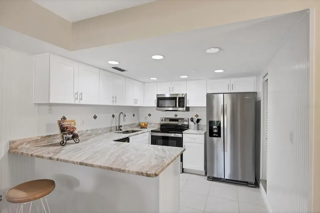 845 Benjamin Franklin Drive Sarasota FL 34236