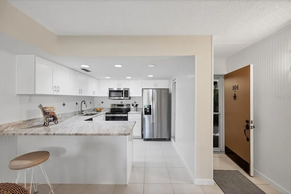 845 Benjamin Franklin Drive Sarasota FL 34236