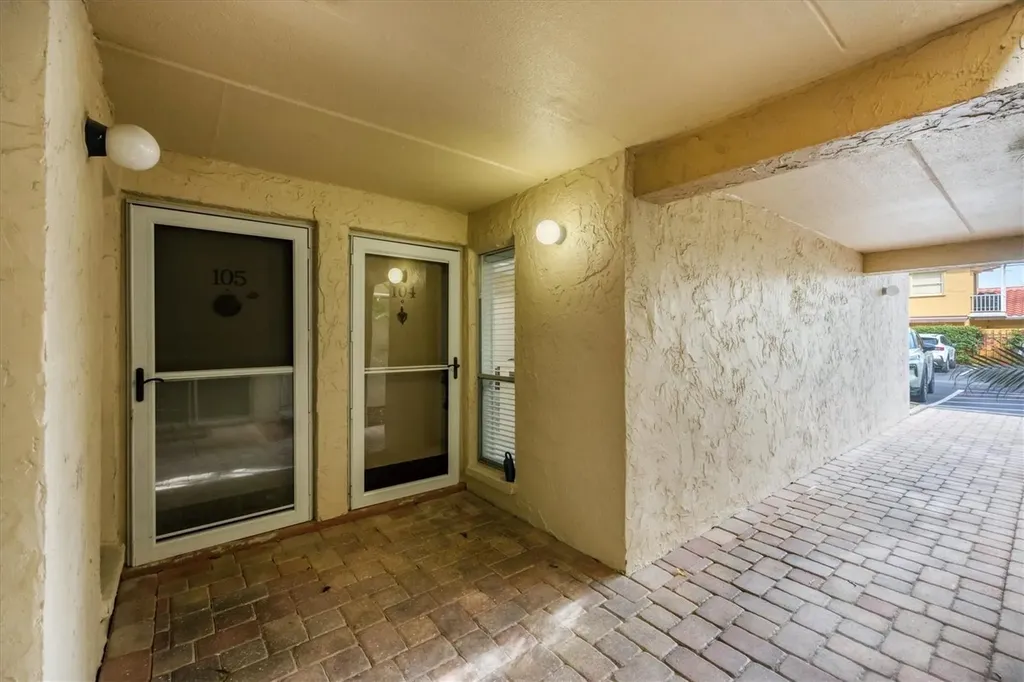 845 Benjamin Franklin Drive Sarasota FL 34236