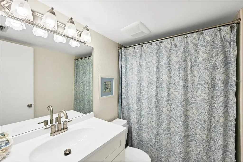 845 Benjamin Franklin Drive Sarasota FL 34236