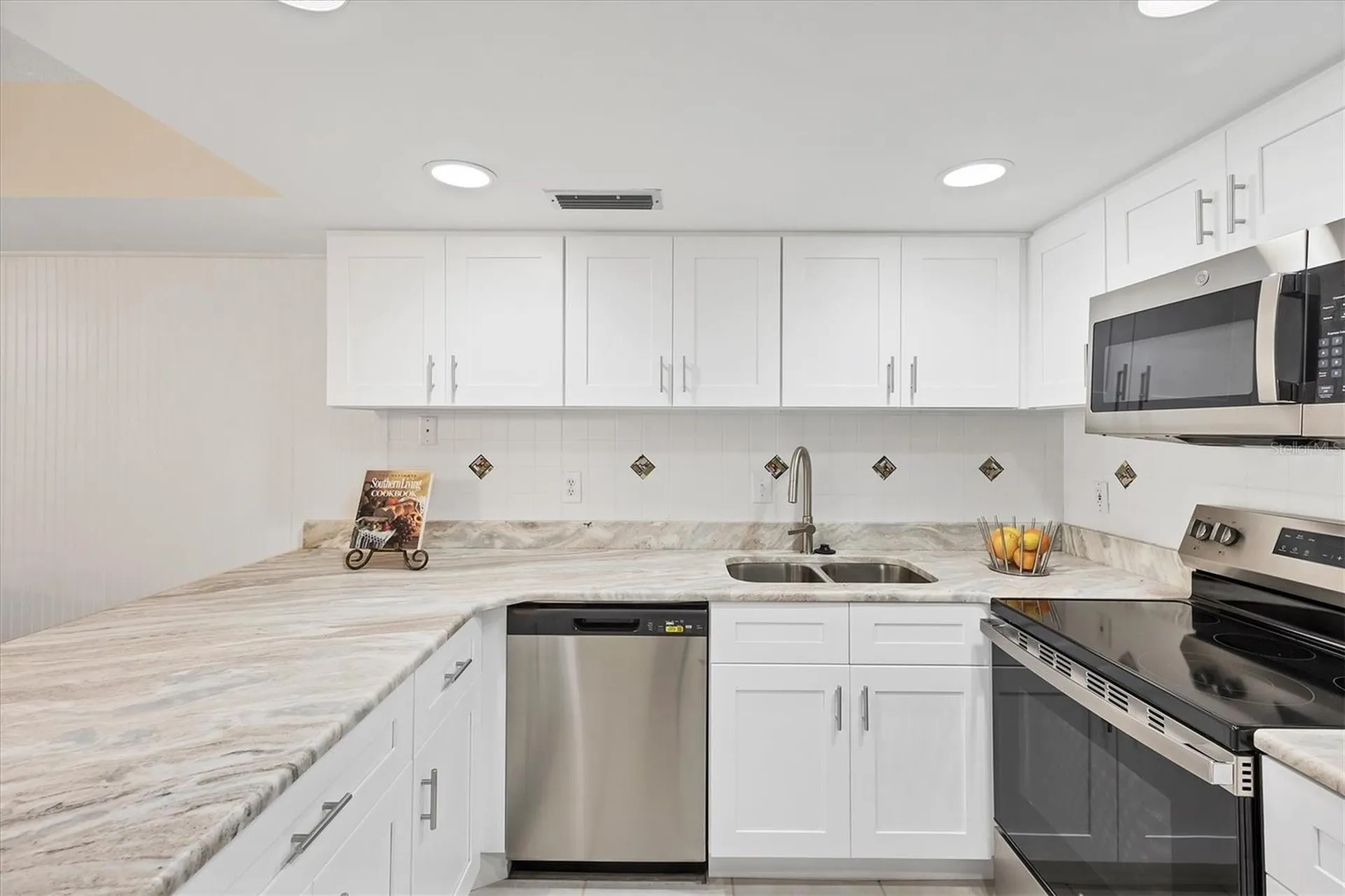 845 Benjamin Franklin Drive Sarasota FL 34236