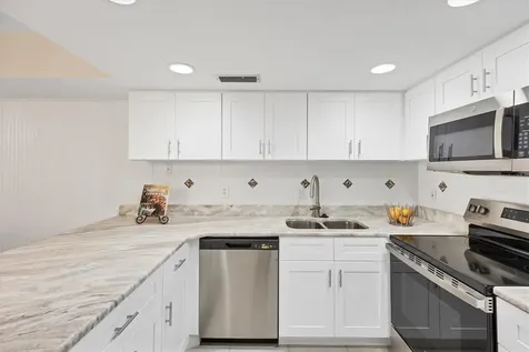 845 Benjamin Franklin Drive Sarasota FL 34236