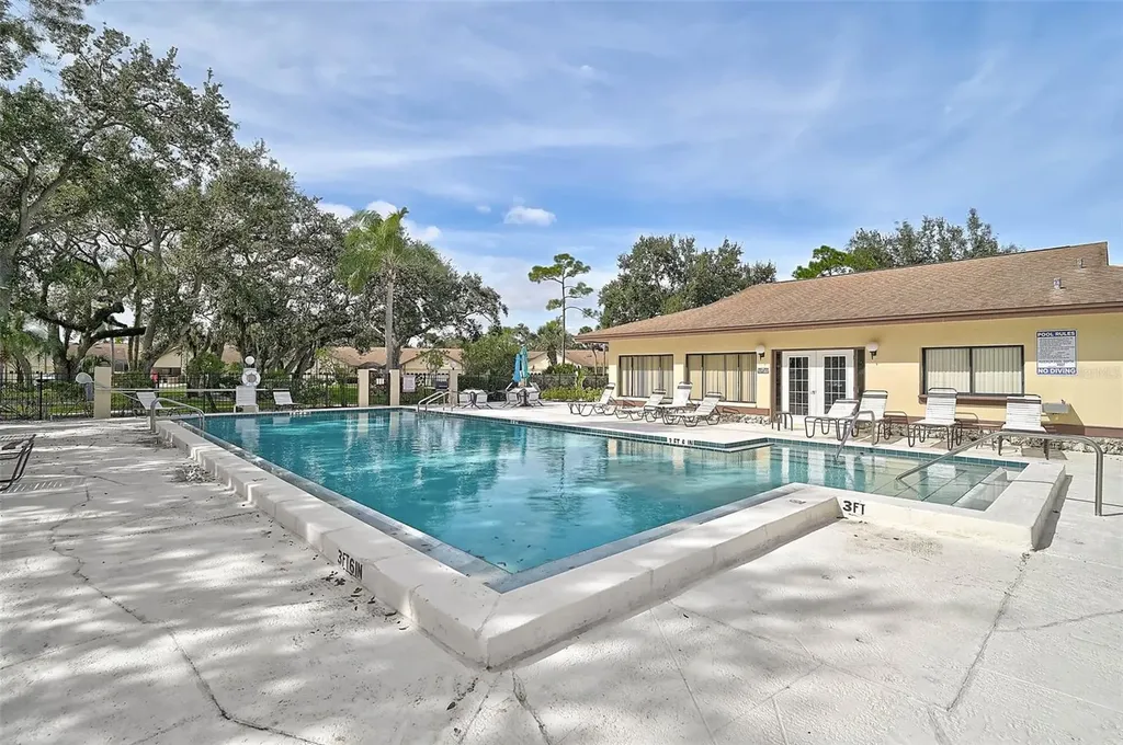 5633 Avista Drive Sarasota FL 34243