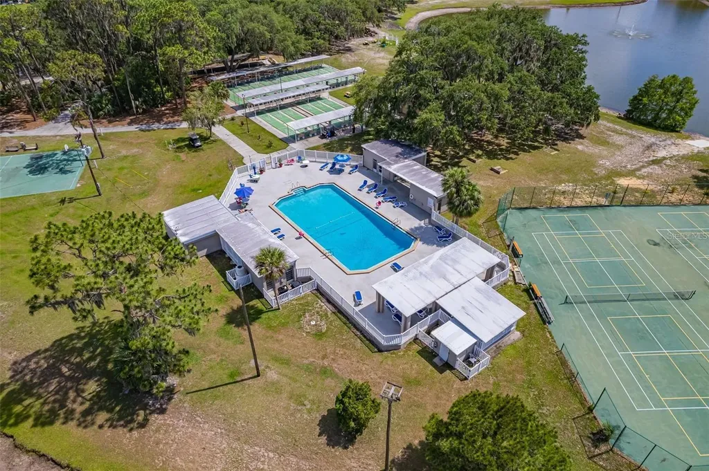 3013 Club Circle Lakeshore FL 33854