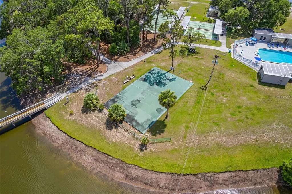 3013 Club Circle Lakeshore FL 33854