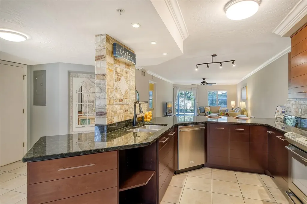 1243 Siesta Bayside Drive Sarasota FL 34242