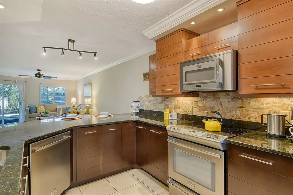 1243 Siesta Bayside Drive Sarasota FL 34242