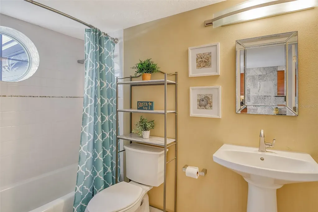 1243 Siesta Bayside Drive Sarasota FL 34242