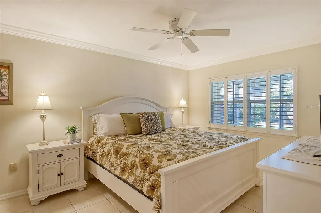 1243 Siesta Bayside Drive Sarasota FL 34242