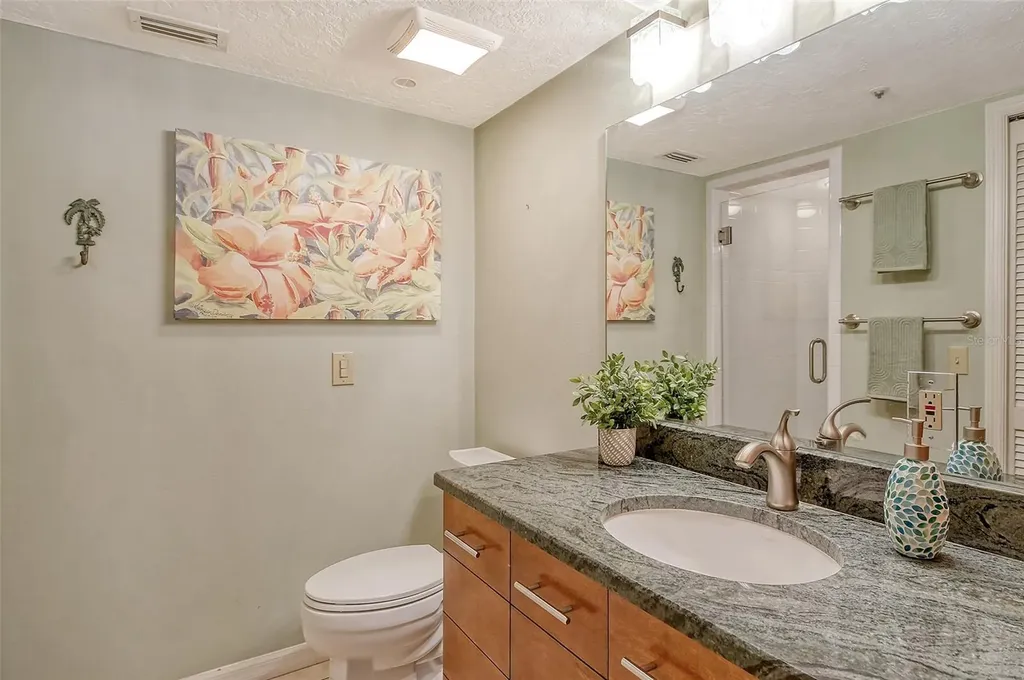 1243 Siesta Bayside Drive Sarasota FL 34242