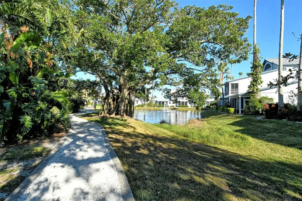 1243 Siesta Bayside Drive Sarasota FL 34242