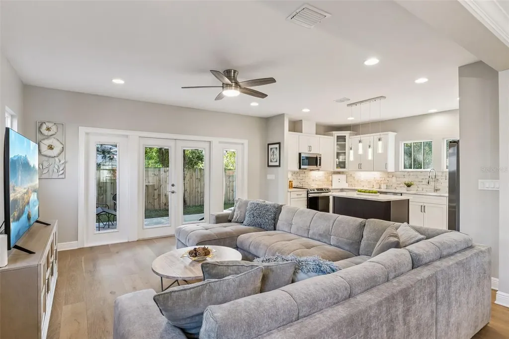210 Hibiscus Court Orlando FL 32801