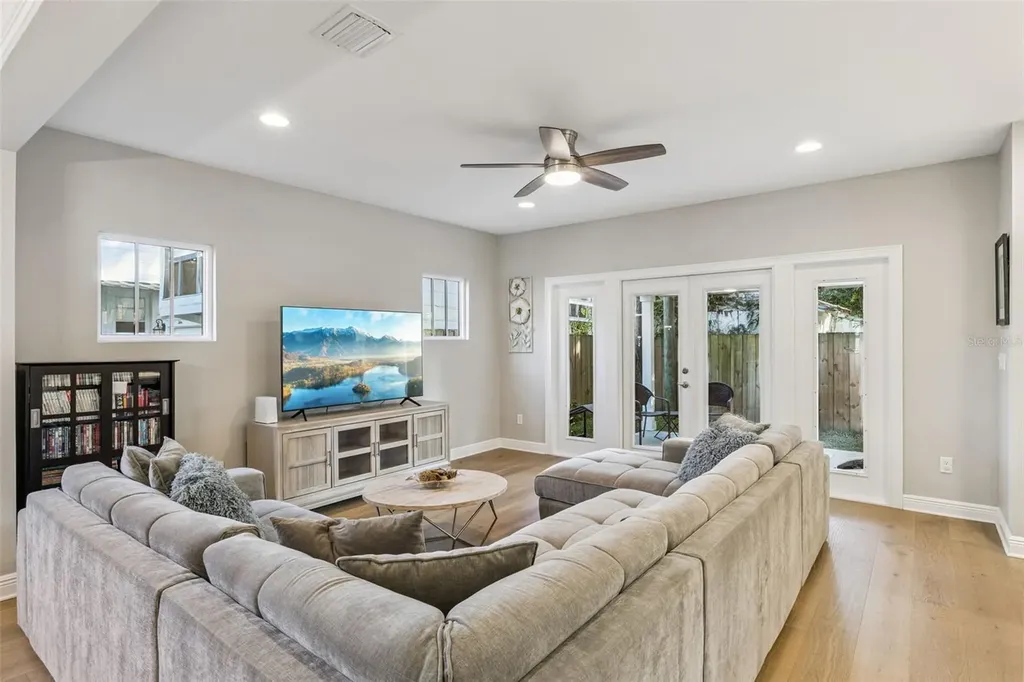 210 Hibiscus Court Orlando FL 32801