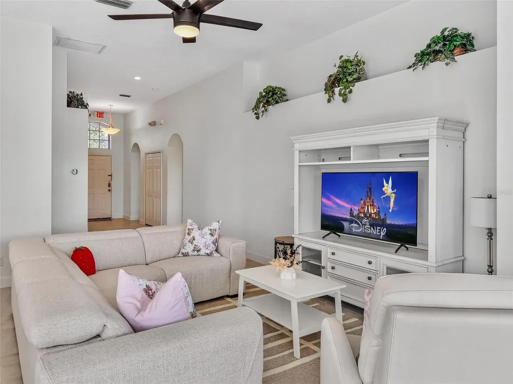 467 Calabay Parc Boulevard Davenport FL 33897