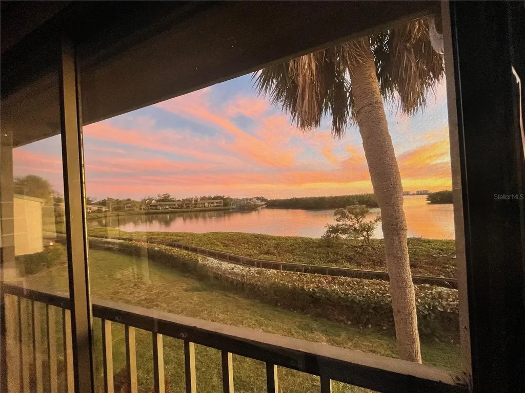 1518 Pelican Point Drive Sarasota FL 34231
