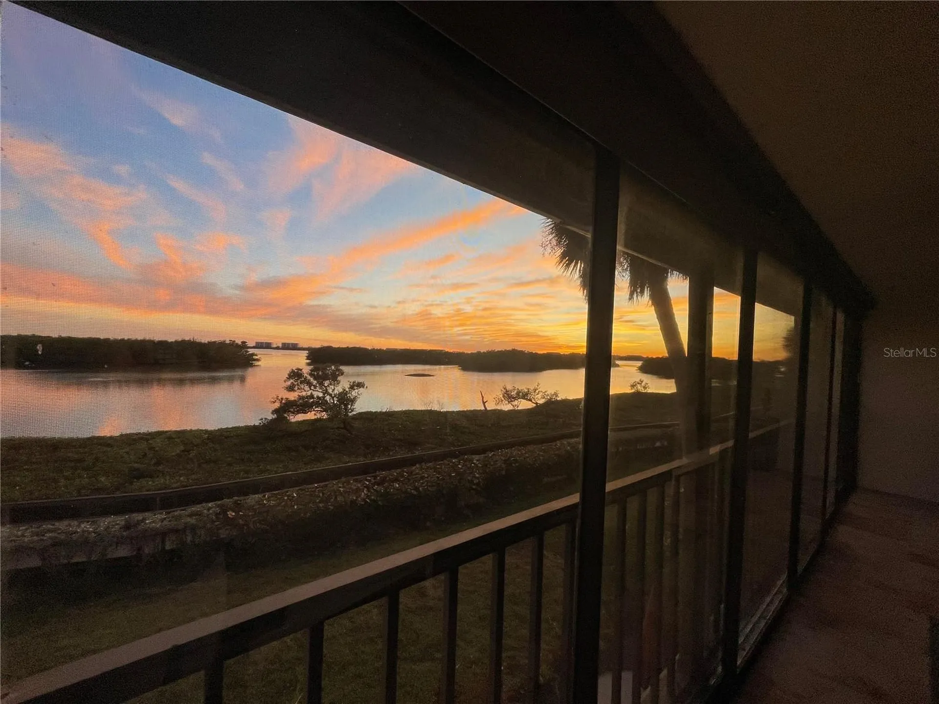 1518 Pelican Point Drive Sarasota FL 34231