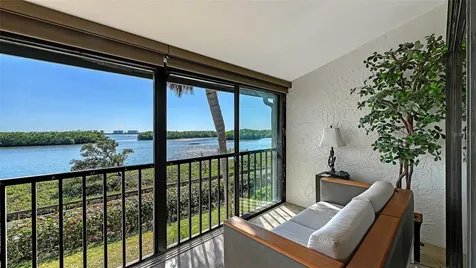 1518 Pelican Point Drive Sarasota FL 34231