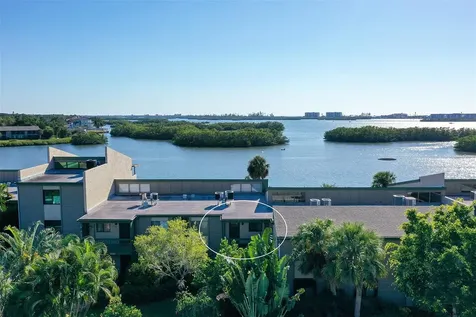1518 Pelican Point Drive Sarasota FL 34231