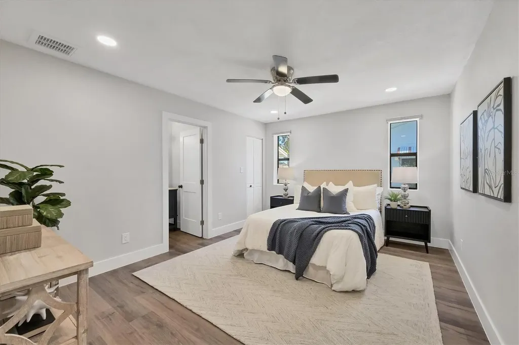 4737 Del Rio Way S Gulfport FL 33711