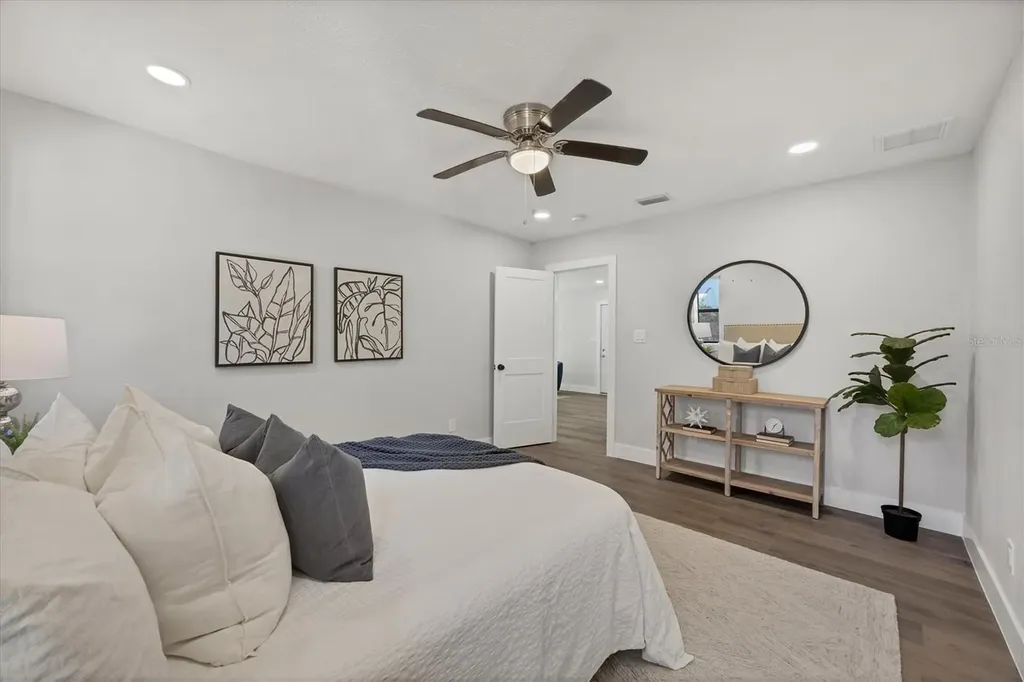 4737 Del Rio Way S Gulfport FL 33711