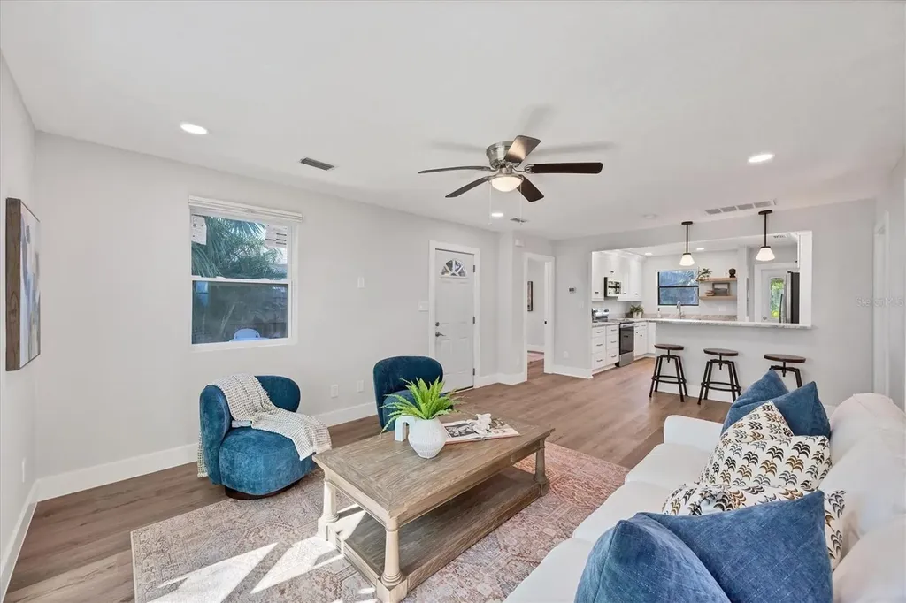 4737 Del Rio Way S Gulfport FL 33711
