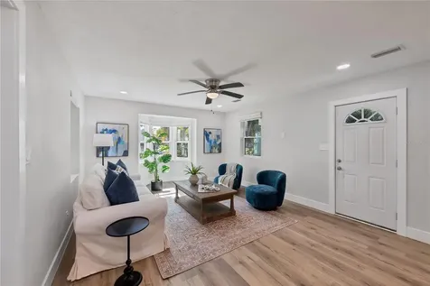 4737 Del Rio Way S Gulfport FL 33711